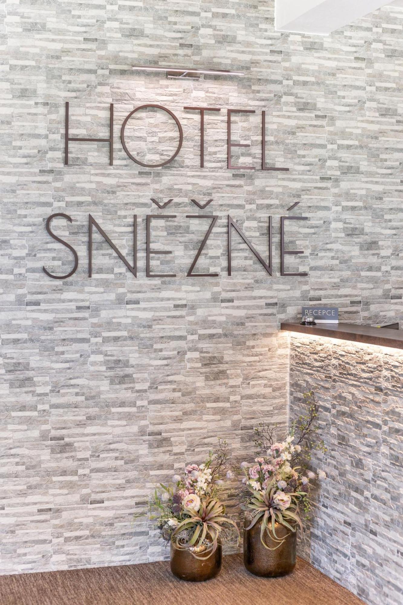 Hotel Snezne Dış mekan fotoğraf