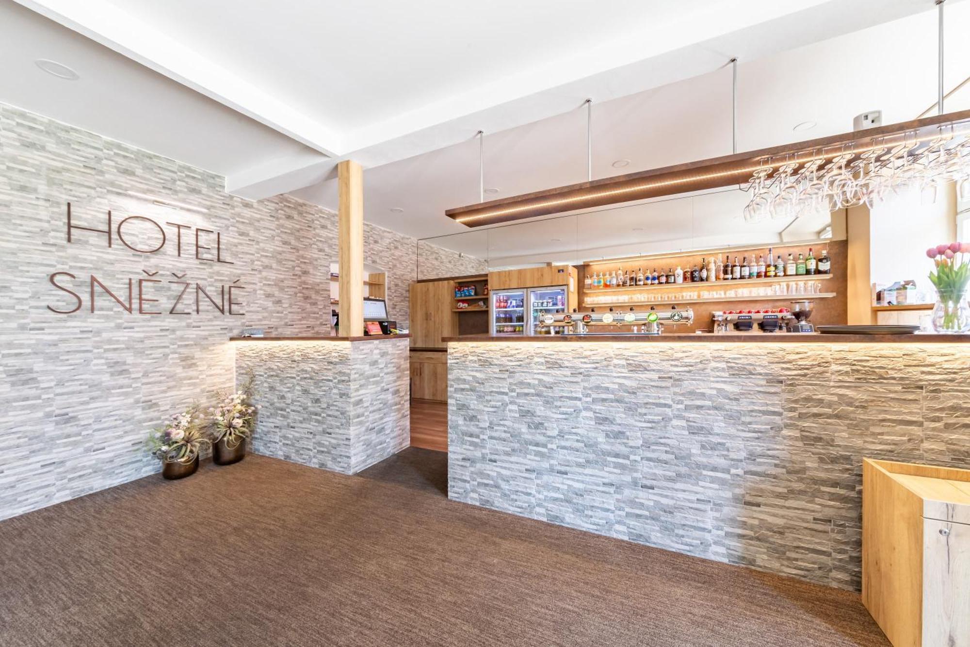 Hotel Snezne Dış mekan fotoğraf